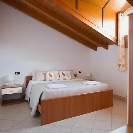 Apartment Attico Per 4 Persone
