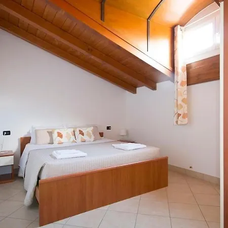 Apartment Attico Per 4 Persone *